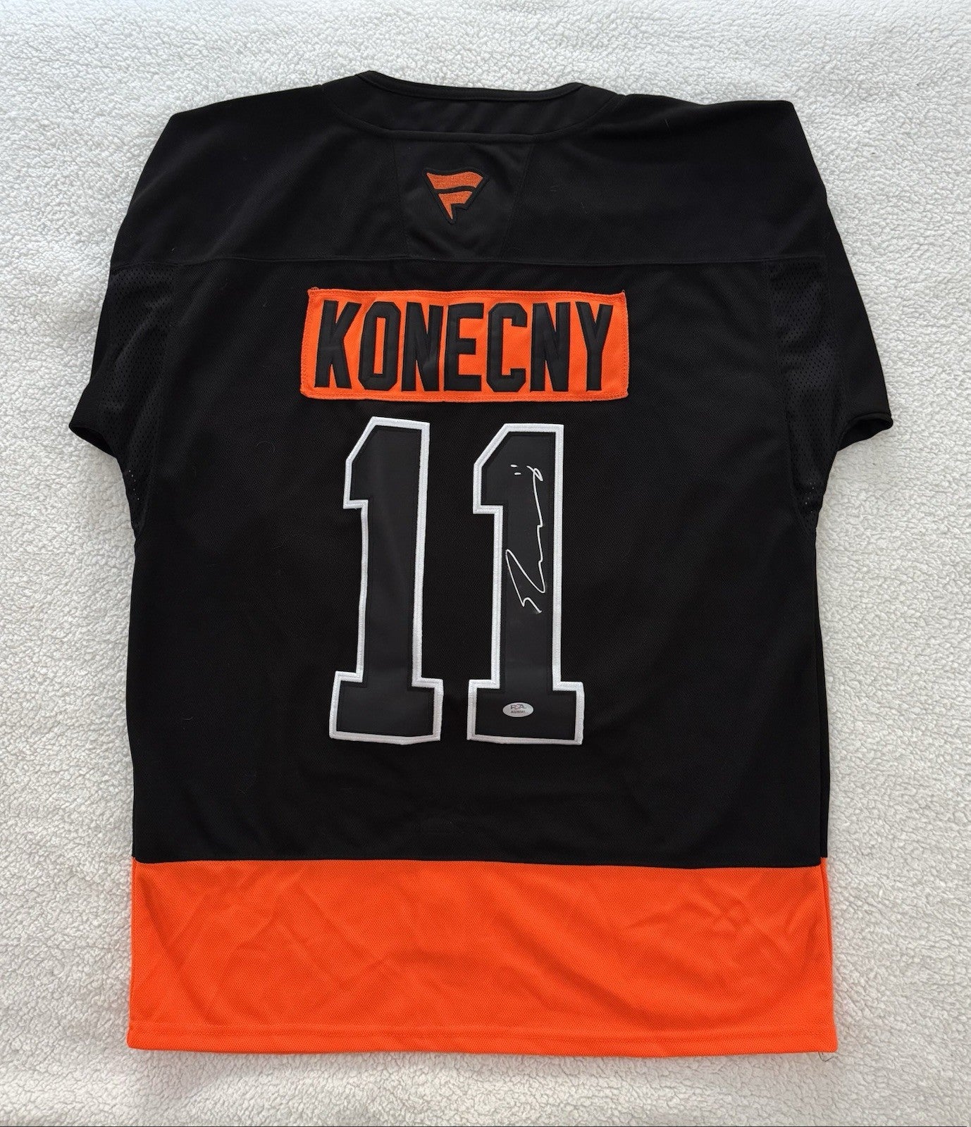 Travis Konecny Signed Jersey PSA/DNA Autographed Philadelphia Flyers
