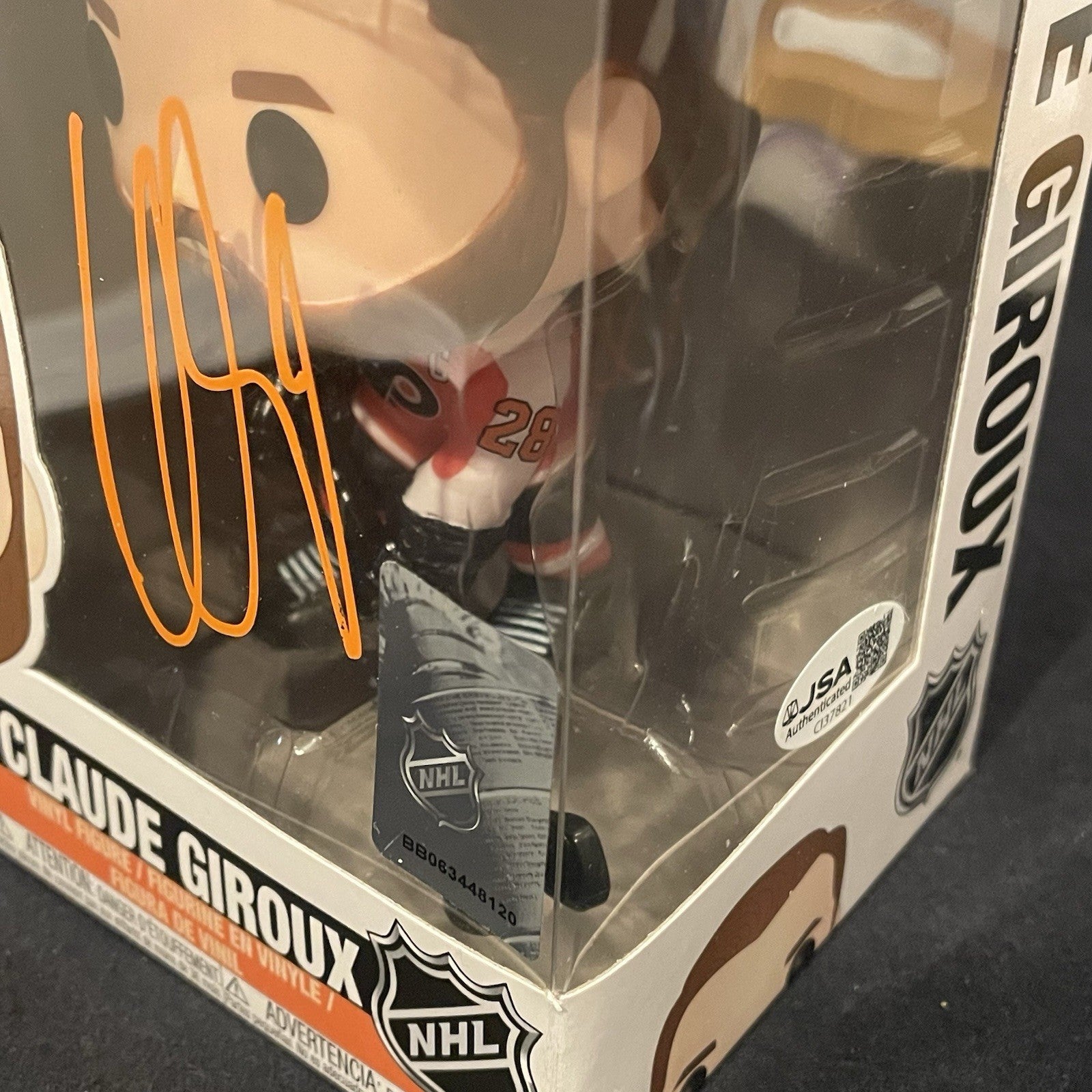 Claude Giroux Signed Funko Pop! JSA COA Autographed Philadelphia Flyers Dent