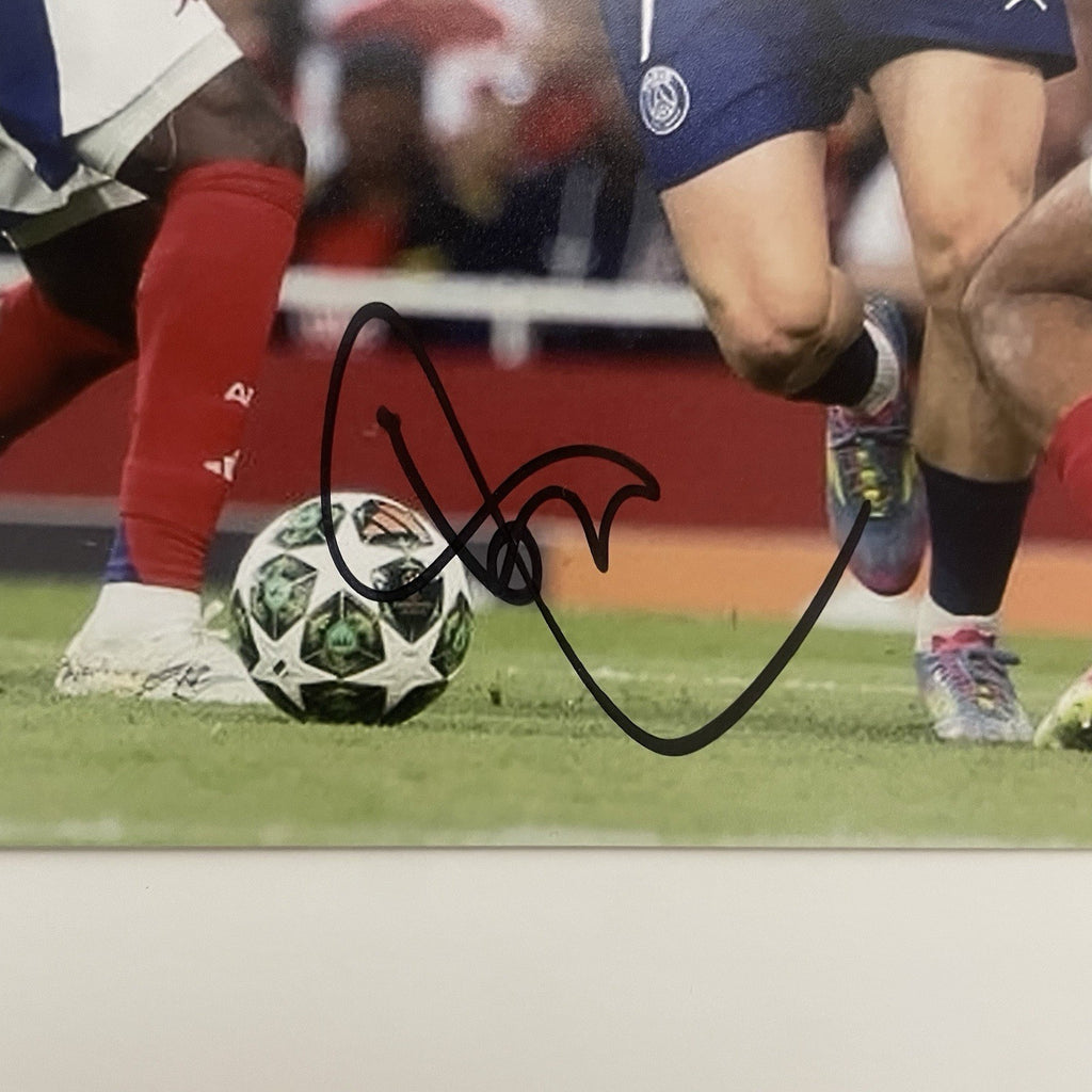 Khvicha Kvaratskhelia Signed 8x10 Photo PSA/DNA Autographed Georgia PSG