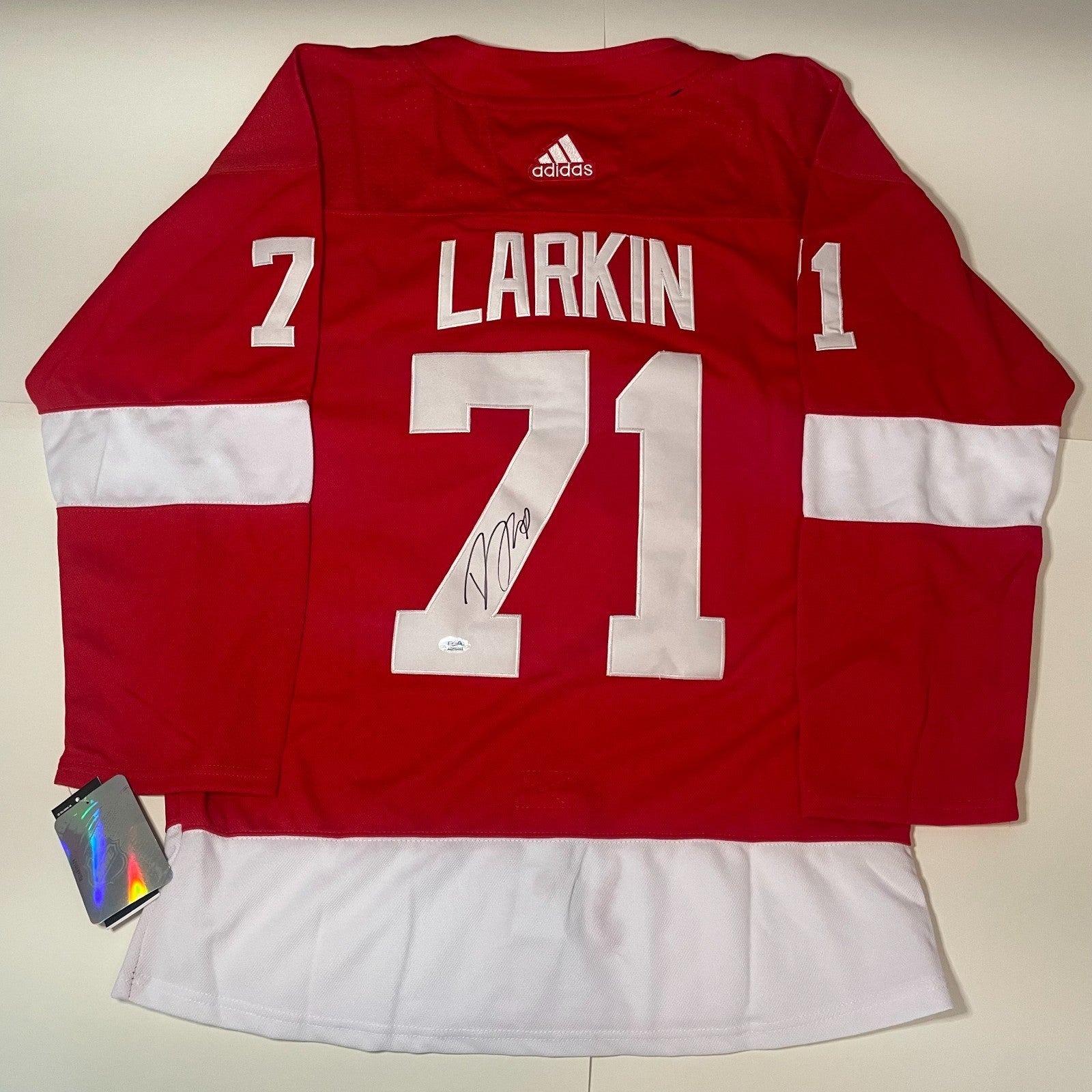Dylan Larkin Signed Jersey PSA/DNA Autographed Detroit Red Wings