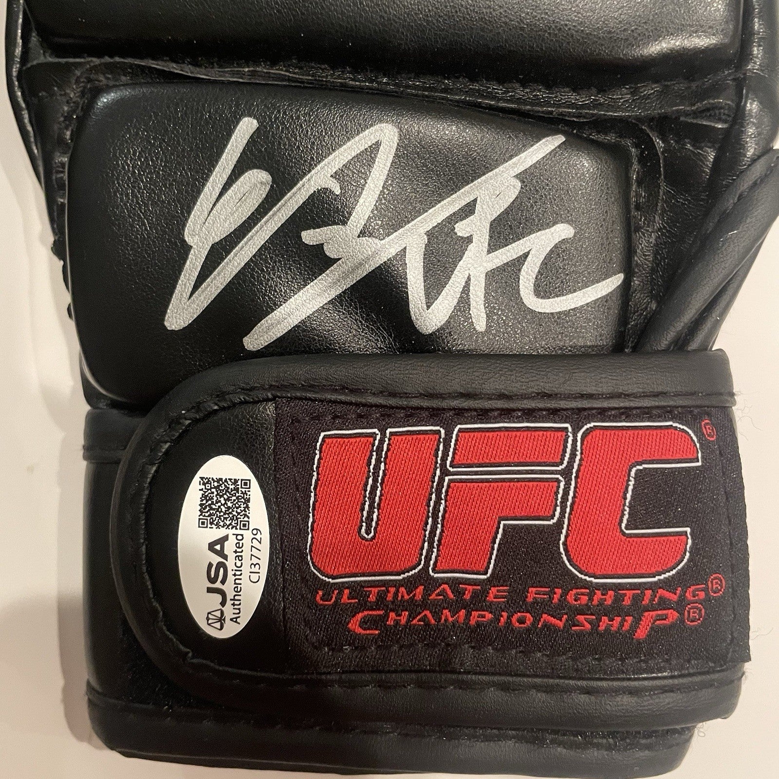 Rei Tsuruya Signed UFC Fight Glove JSA COA Autographed