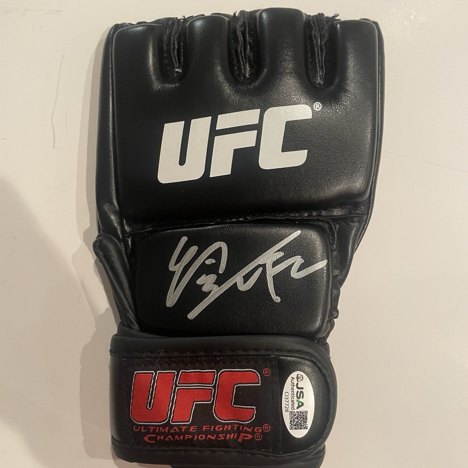 Rei Tsuruya Signed UFC Fight Glove JSA COA Autographed