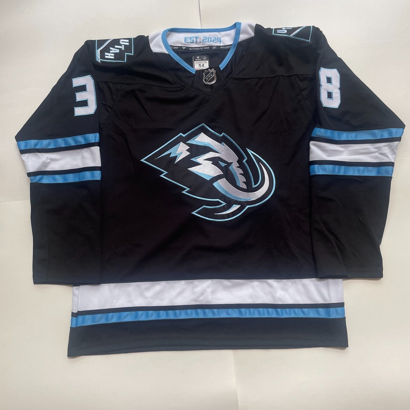 Liam O’Brien Signed Jersey PSA/DNA Autographed Utah Mammoth Inscribed Spicy Tuna