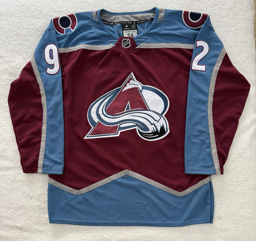 Gabriel Landeskog Signed Jersey PSA/DNA Autographed Colorado Avalanche
