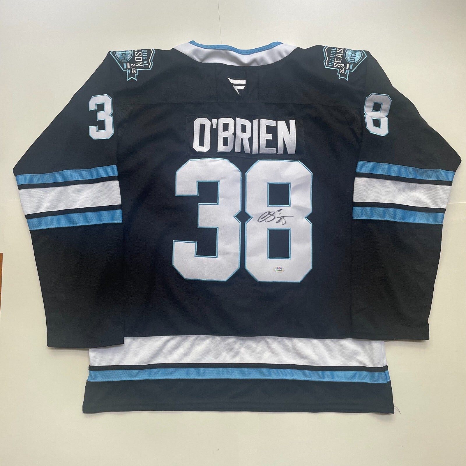 Liam O'Brien Signed Jersey PSA/DNA Autographed Utah Hockey Club Mammoth