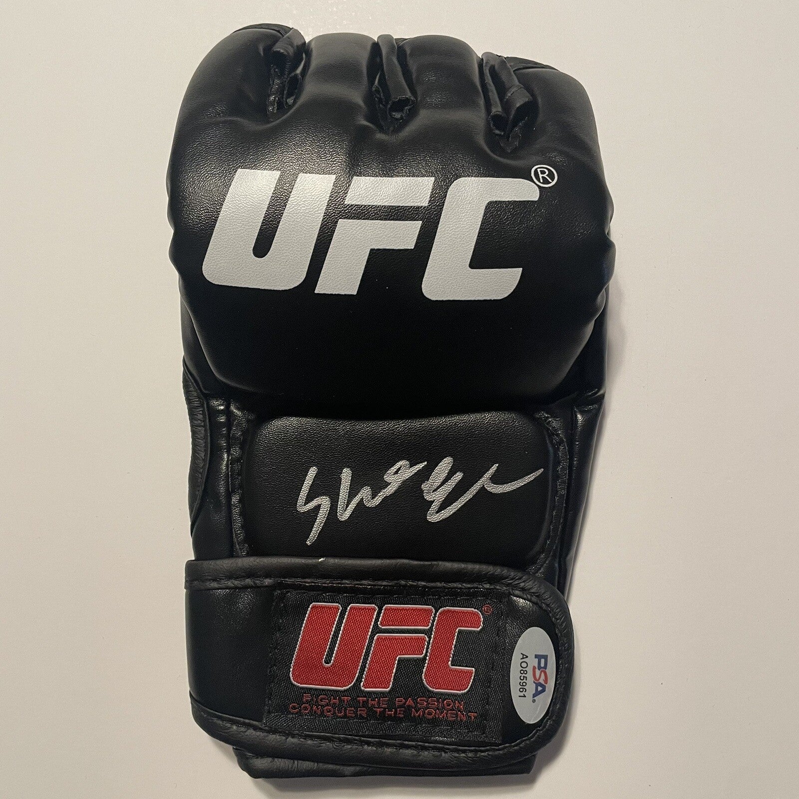 Mauricio Shogun Rua Signed UFC Fight Glove PSA/DNA Autographed