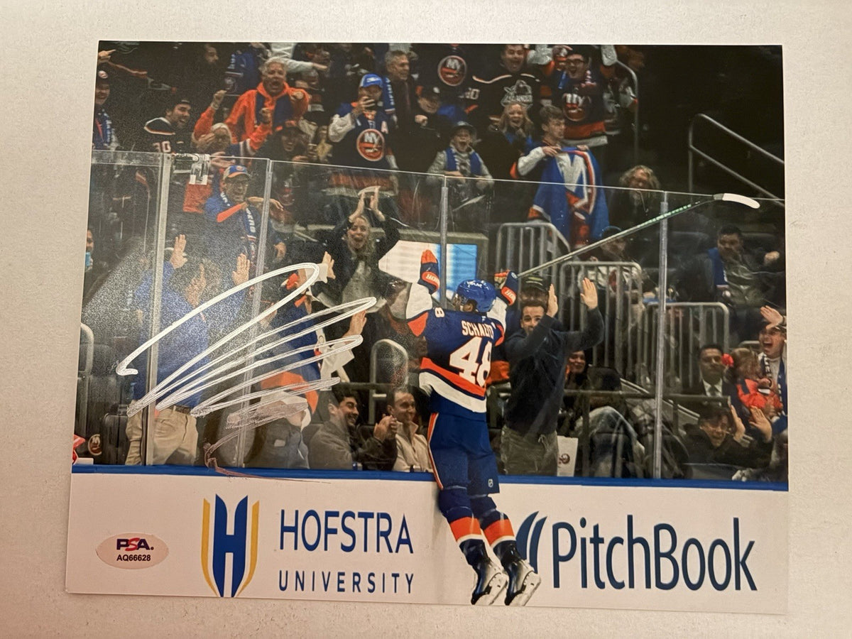 Matthew Schaefer Signed 8x10 Photo PSA/DNA Autographed Islanders Smeared