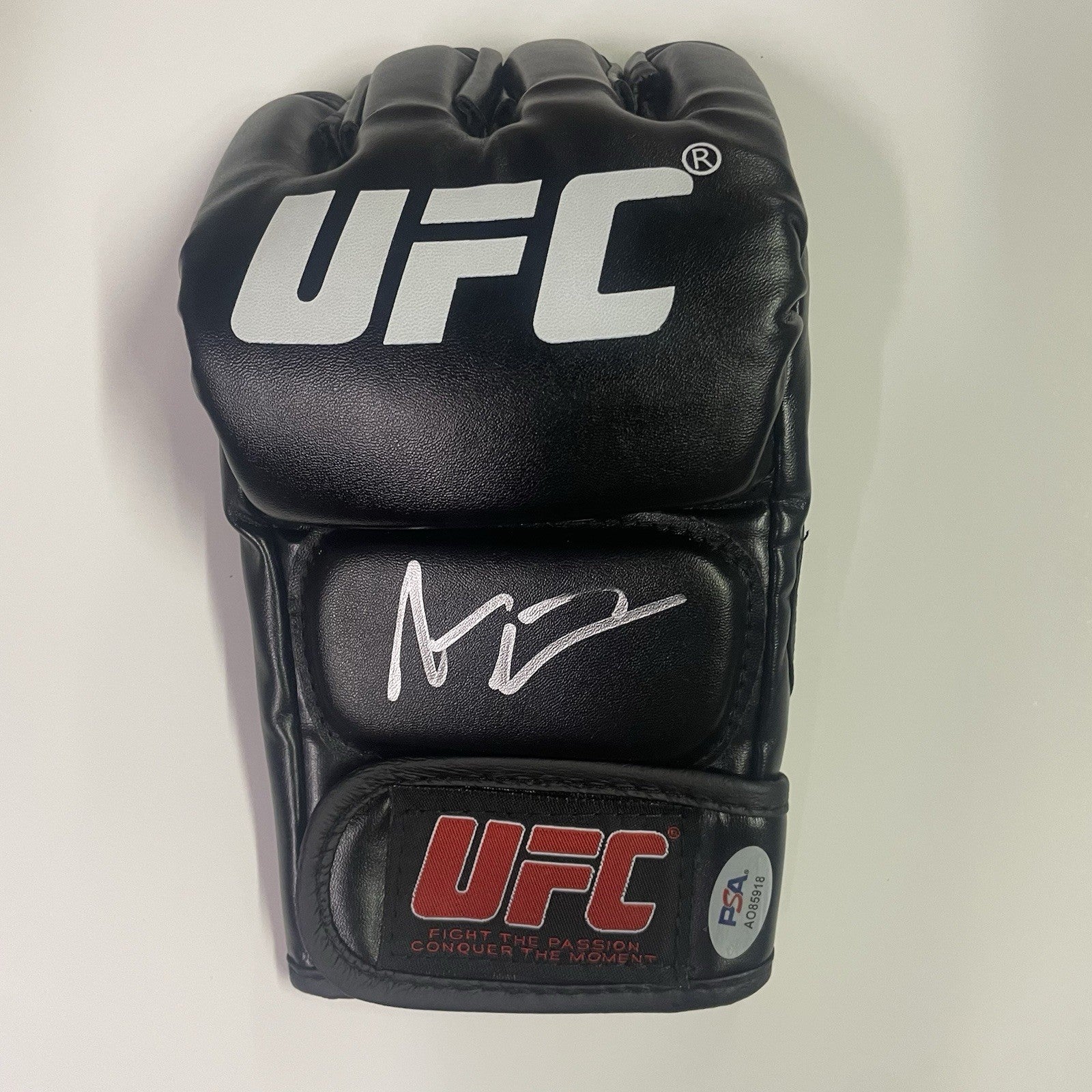 Stipe Miocic Signed UFC Fight Glove PSA/DNA Autographed