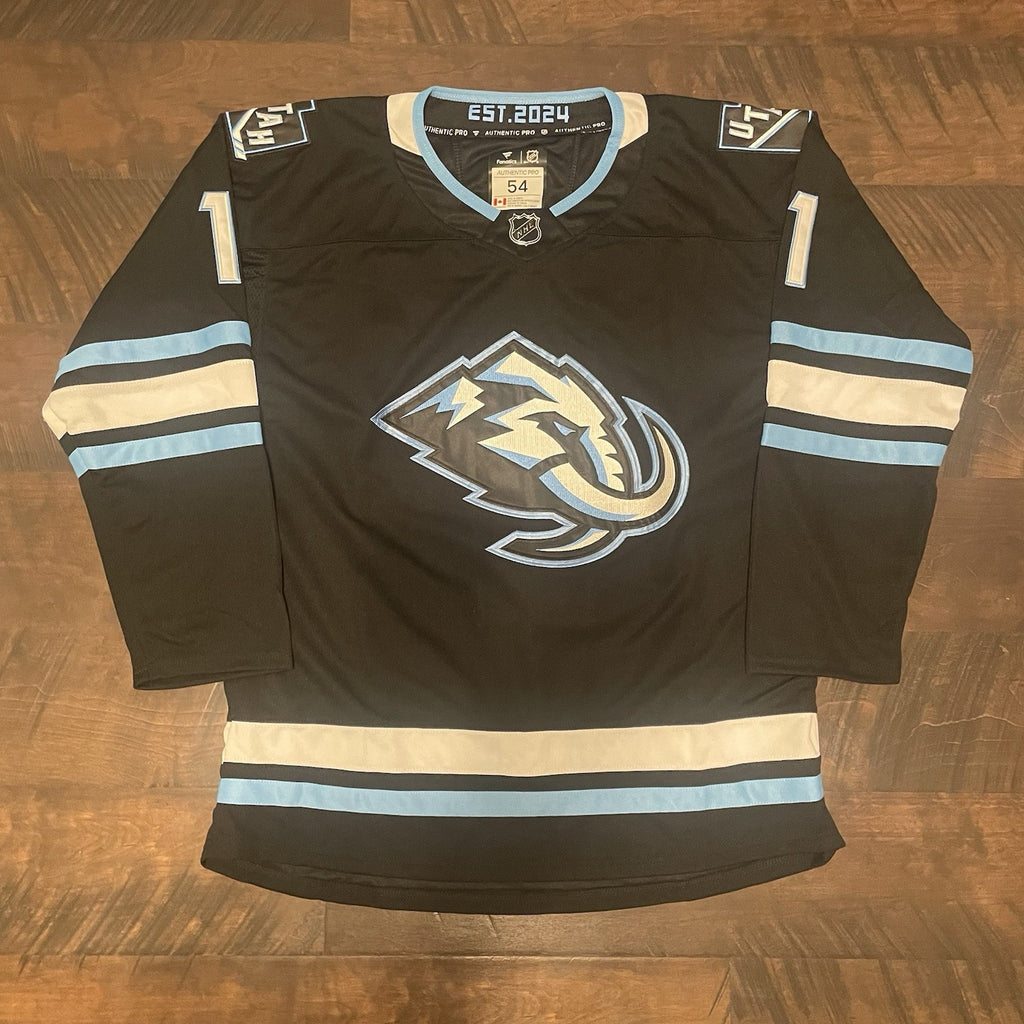Dylan Guenther Signed Jersey PSA/DNA Autographed Utah Mammoth