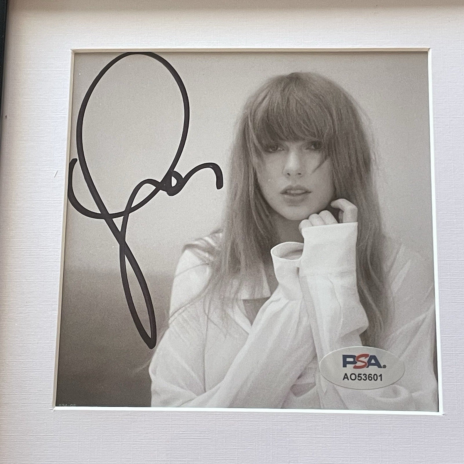 Taylor Swift Signed Tortured Poets TTPD Framed CD PSA/DNA COA Autographed Album